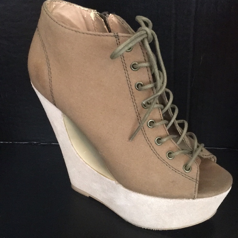 Steve Madden huge wedge shoes booties size 6